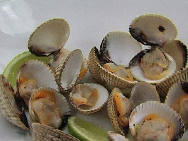 Печеные моллюски с лаймом